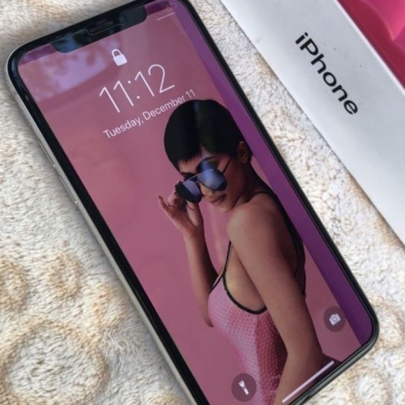 iPhone X - Picture 1 of 5